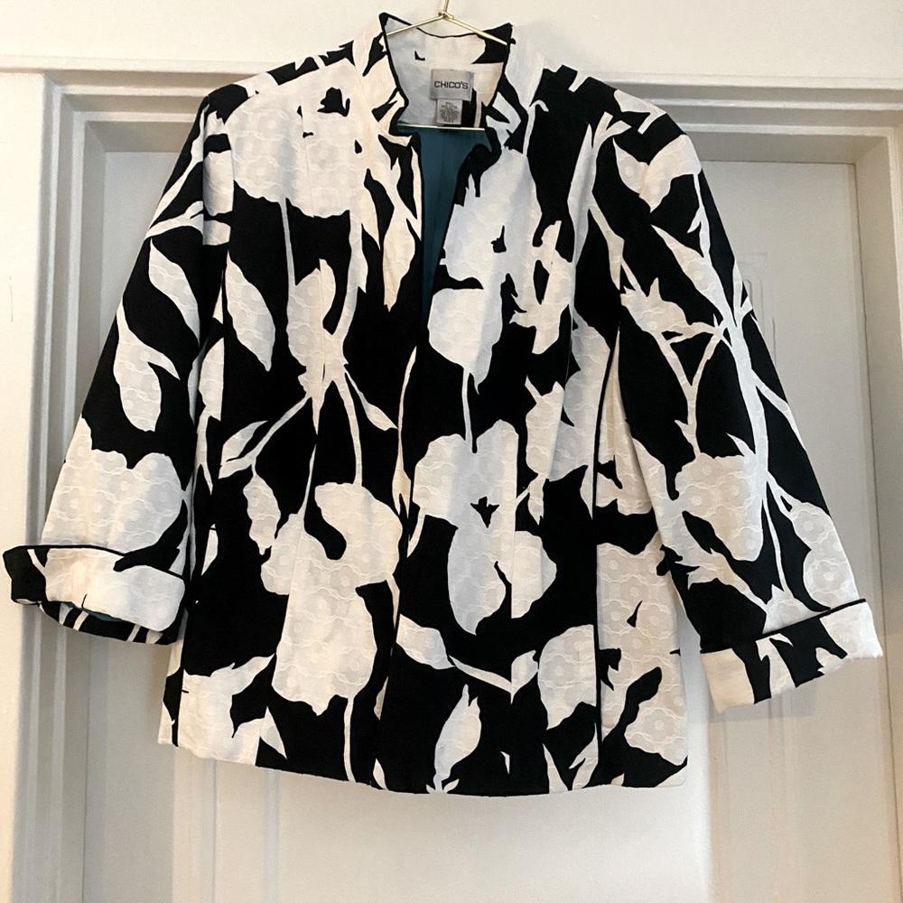 Chico's Black & White 3/4 Sleeve Blazer
Jacket Mandarin Collar Sz 2 or L